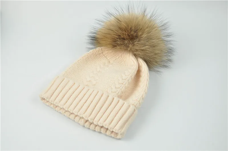 Beige natural fur Зимняя шапка с помпоном из натурального меха енота для женщин и девушек, шерстяная вязаная шапка с большим пушистым меховым помпоном, шерстяная кашемировая шапка с мехом ангоры - Цвет: Beige natural fur