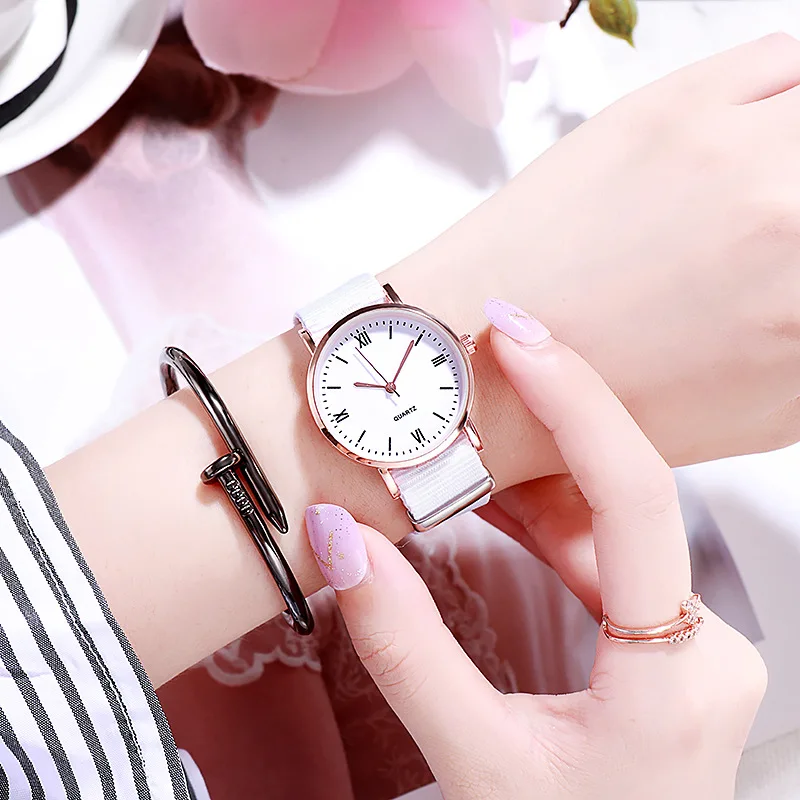 Прямые с фабрики часы Женская Студенческая простая модная экстравагантная