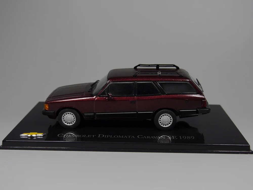 Авто ИНН-иксо 1:43 Chevrolet Diplomata Caravan SE 1989 литая модель автомобиля