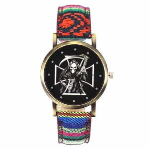 Мужские и женские кварцевые наручные часы с ремешком на руку