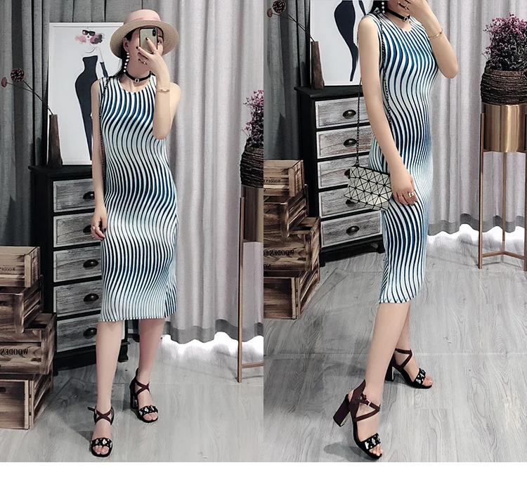

Miyake Pleats Summer New Long Stripe Slimming Style Mesh Red Immortal French Minority Dresses