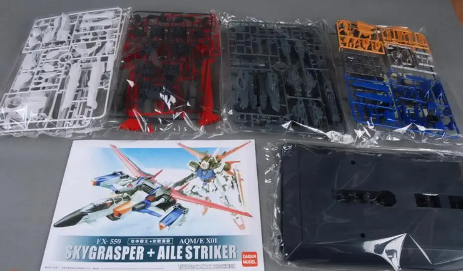 Модель DRAGON MOMOKO Gundam в сборе MG 1/60 FX 550 + AQM/E X01 Skygrasper Aile Striker Mobile Suit kids toys|assembly model|model