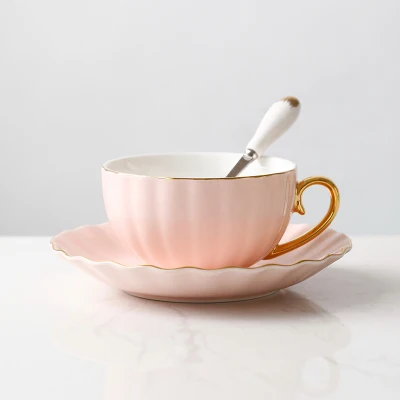 Europe Type Manual Paint Bone China Coffee Cups And Saucers Spoon Set Tea Cup Home Afternoon Tea Set - Цвет: A