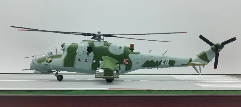 1: 72 польские ВВС MI-24 модель вертолета труба 37038 Коллекционная модель