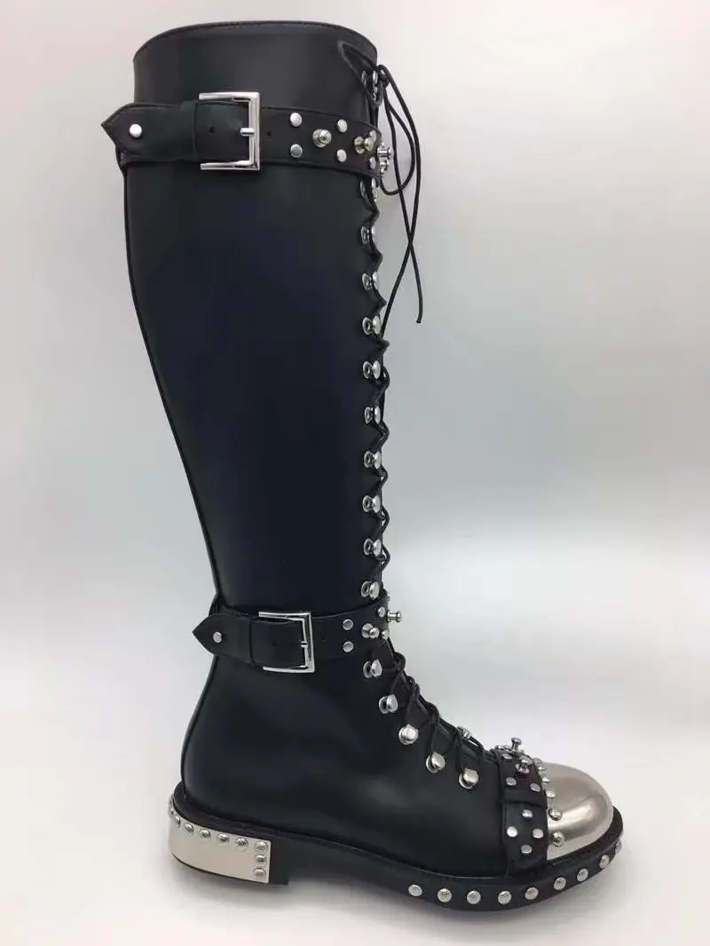 Black Prova Perfetto цветочный принт женские сапоги до колена модные заклепки шипованные сапоги для верховой езды Botas Mujer на платформе с пряжкой на шнуровке высокие сапоги - Цвет: Black