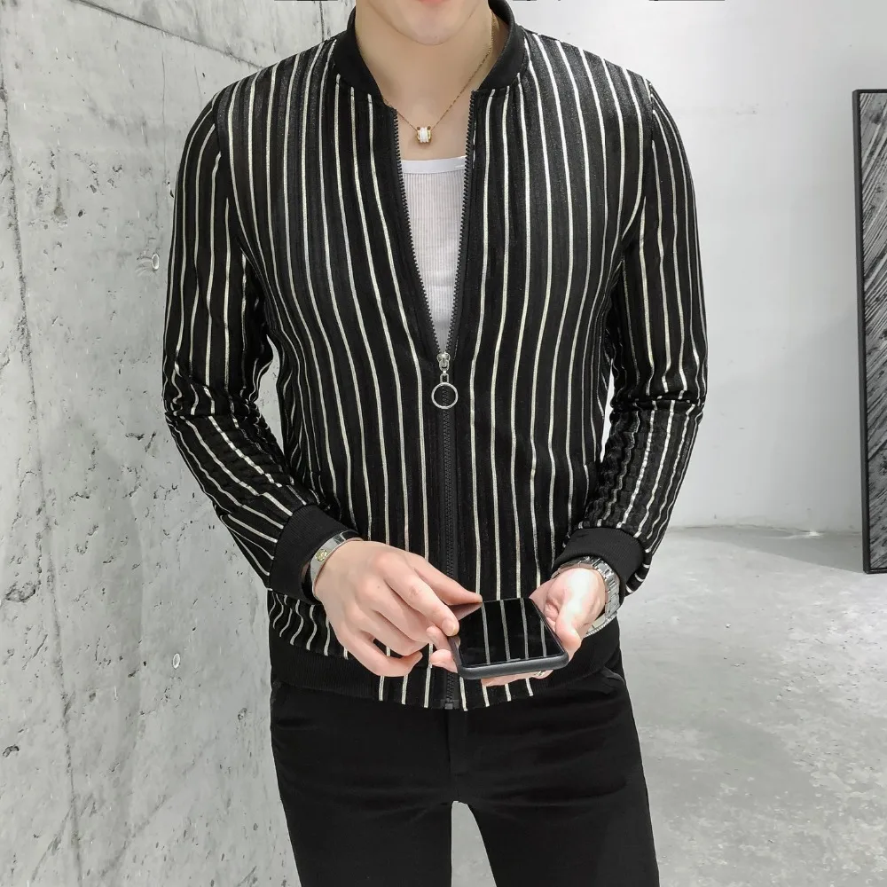 Осенняя Корейская мужская куртка в черную полоску новая с воротником