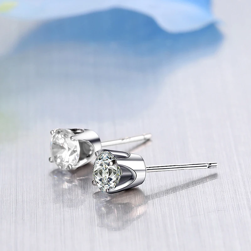 Серьги-гвоздики женские из настоящего белого золота 18 К с муассанитом | Украшения