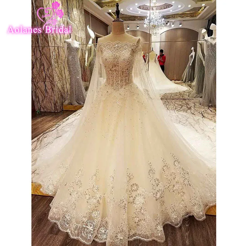 2017 новое роскошное свадебное платье с длинным шлейфом кружевной аппликацией