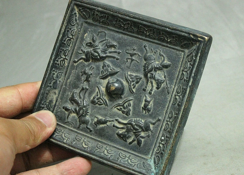 Собирайте древнюю бронзовую статую человека из династии Китая старинное медное