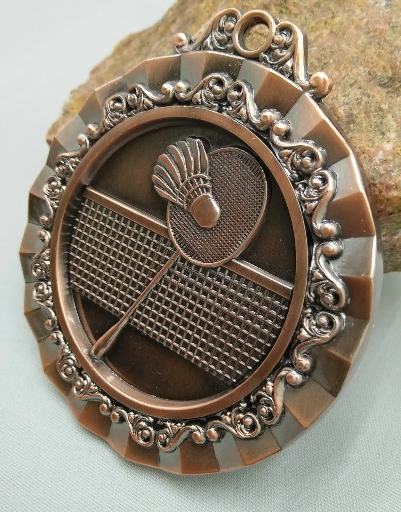 Бадминтон школьная спортивная медаль золотые серебряные бронзовые медали в