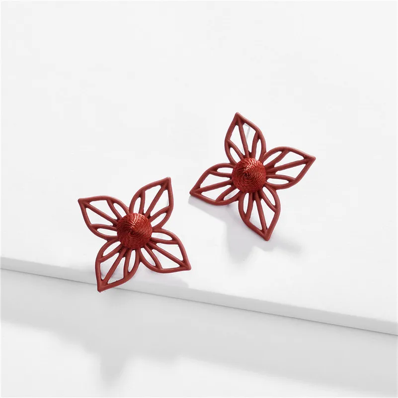 Серьги-гвоздики с полым цветочным покрытием 4 цвета | Украшения и аксессуары