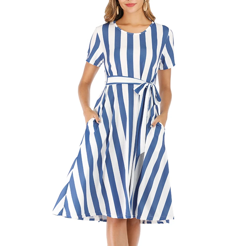 Женское свободное платье в Вертикальную Полоску с круглым вырезом и коротким