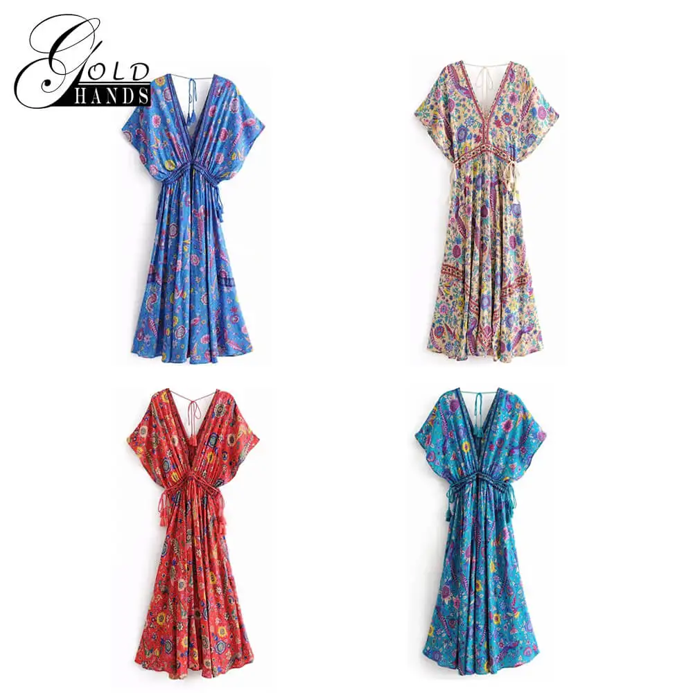 Длинное платье золотистого цвета с принтом павлина v-образным вырезом талией и