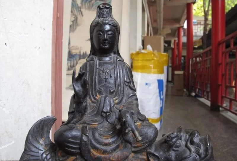 9 Тибетский народный храм старая бронза Bodhisattva Гуаньинь Кван-Инь Будда ездить на