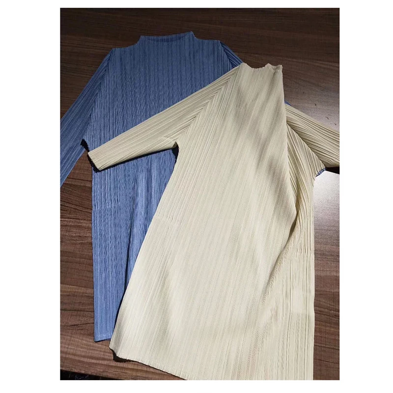 

Changpleat 2018 New Turtleneck Women Shirts Tops Miyak Pleated Fashion Design Solid Slim Half Sleeve Female T-shirt Tide T978780