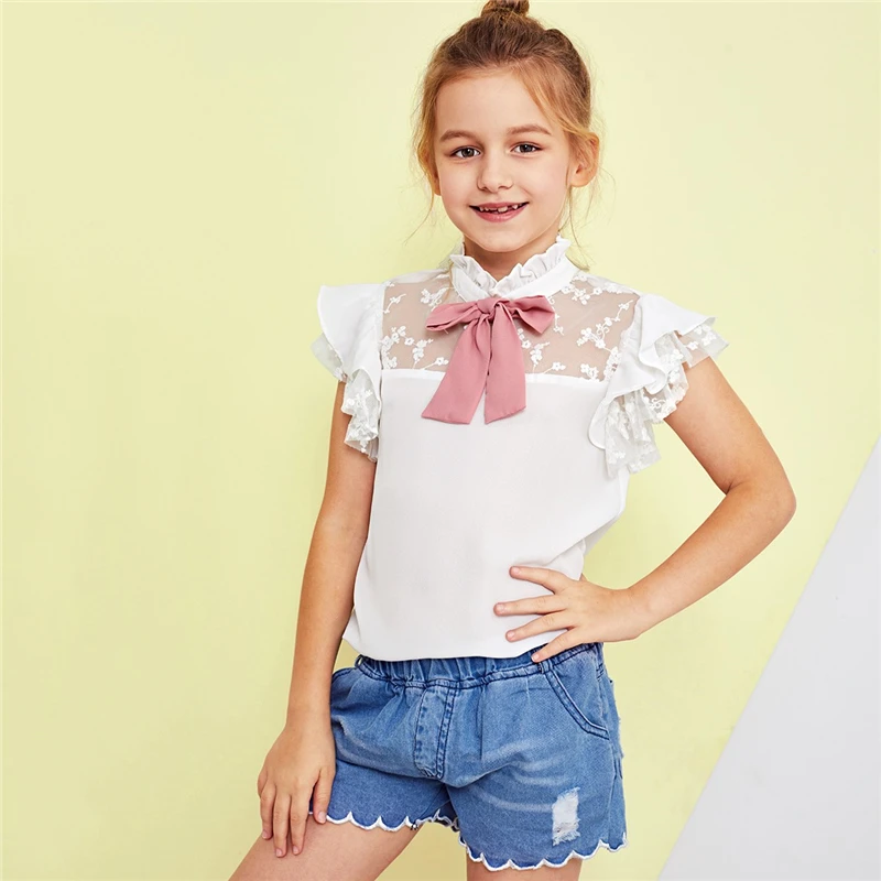 SHEIN/детские белые топы для девочек со стоячим воротником и бантом спереди и сетчатой вставкой; коллекция года; летние элегантные блузы с рукавами-крылышками и вышивкой