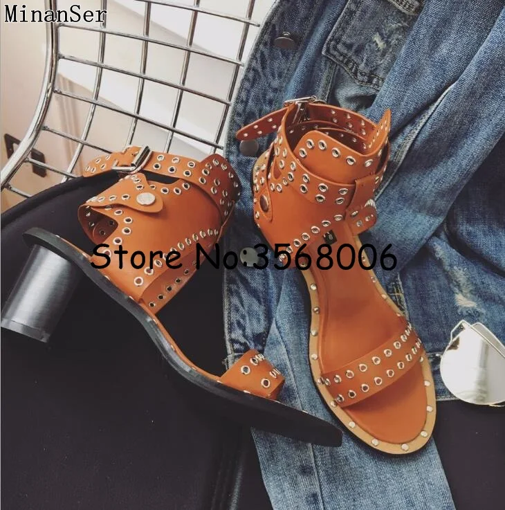 Женские сандалии гладиаторы на массивном каблуке с открытым носком в уличном