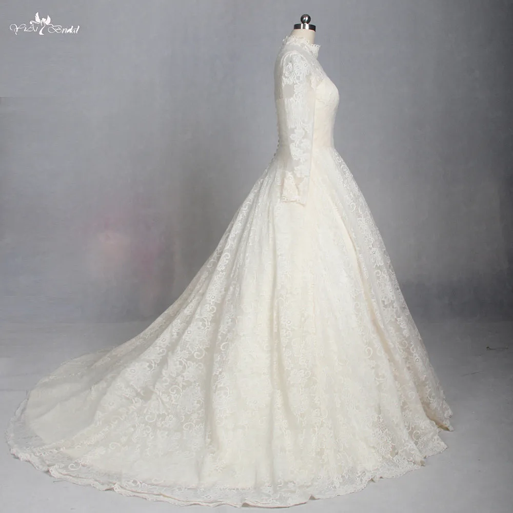 Желтое свадебное платье с длинным рукавом и высоким воротом| |