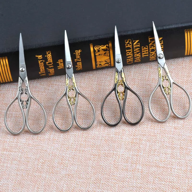 Винтажные швейные ножницы с цветами античное художественное оформление вышивка