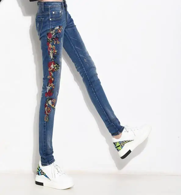 Женские джинсы на молнии с цветочной вышивкой модные джинсовые брюки карманами |