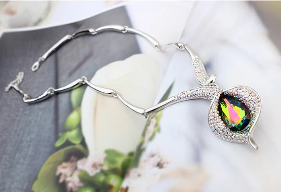 Женская обувь с украшением в виде кристаллов от Swarovski класса люкс заявленное