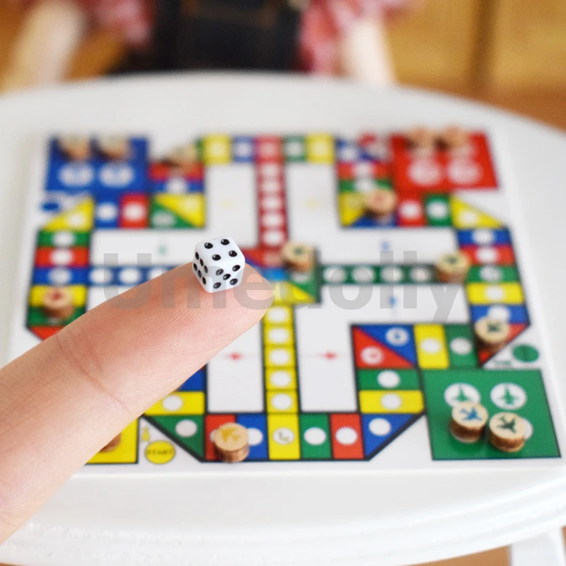 1 компл. Миниатюрный Кукольный мини домик набор летающих шахматных фигур для 1/6 BJD