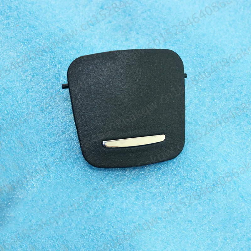 

Car Rear cigarette lighter cover Suitable for -Fo rdM ond eo- Dust cover behind the armrest box Usb interface small cover