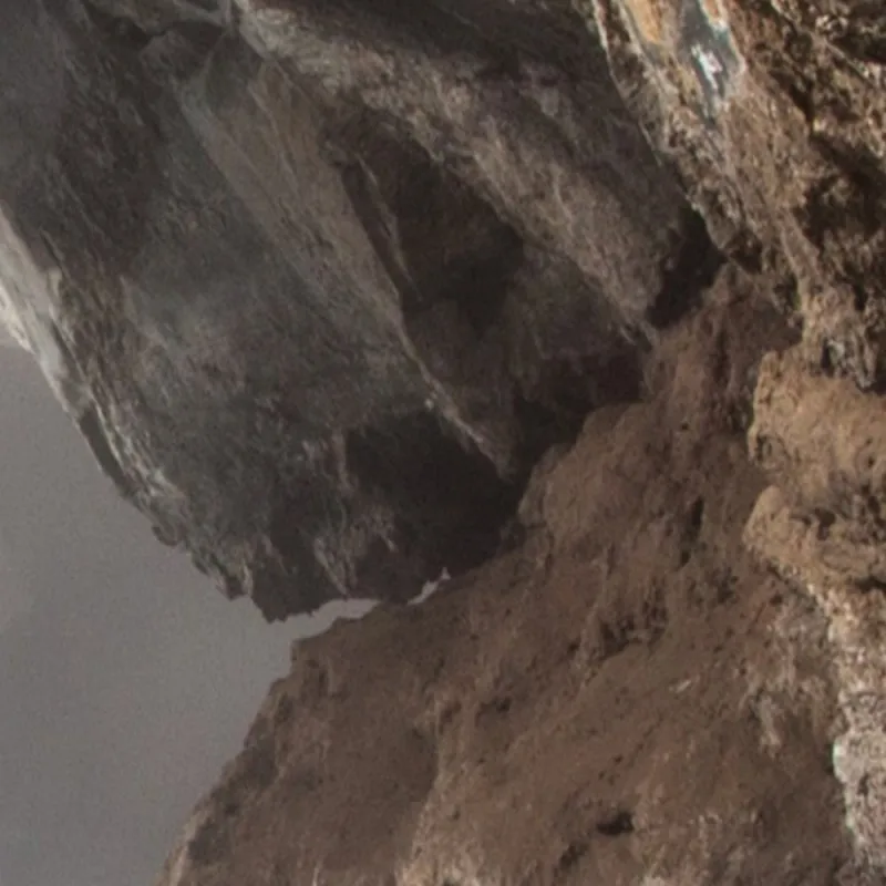 Фотообои с изображением камня озера воды гор таинственной глубокой долины|Обои| |