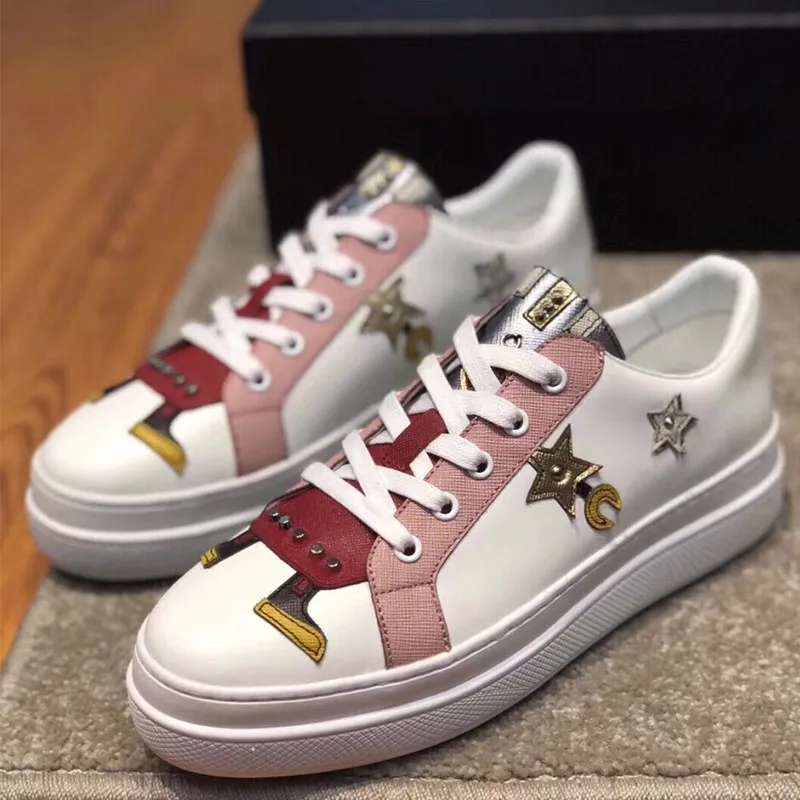 Женские кроссовки на платформе Robot Белые Повседневные шнуровке с заклепками