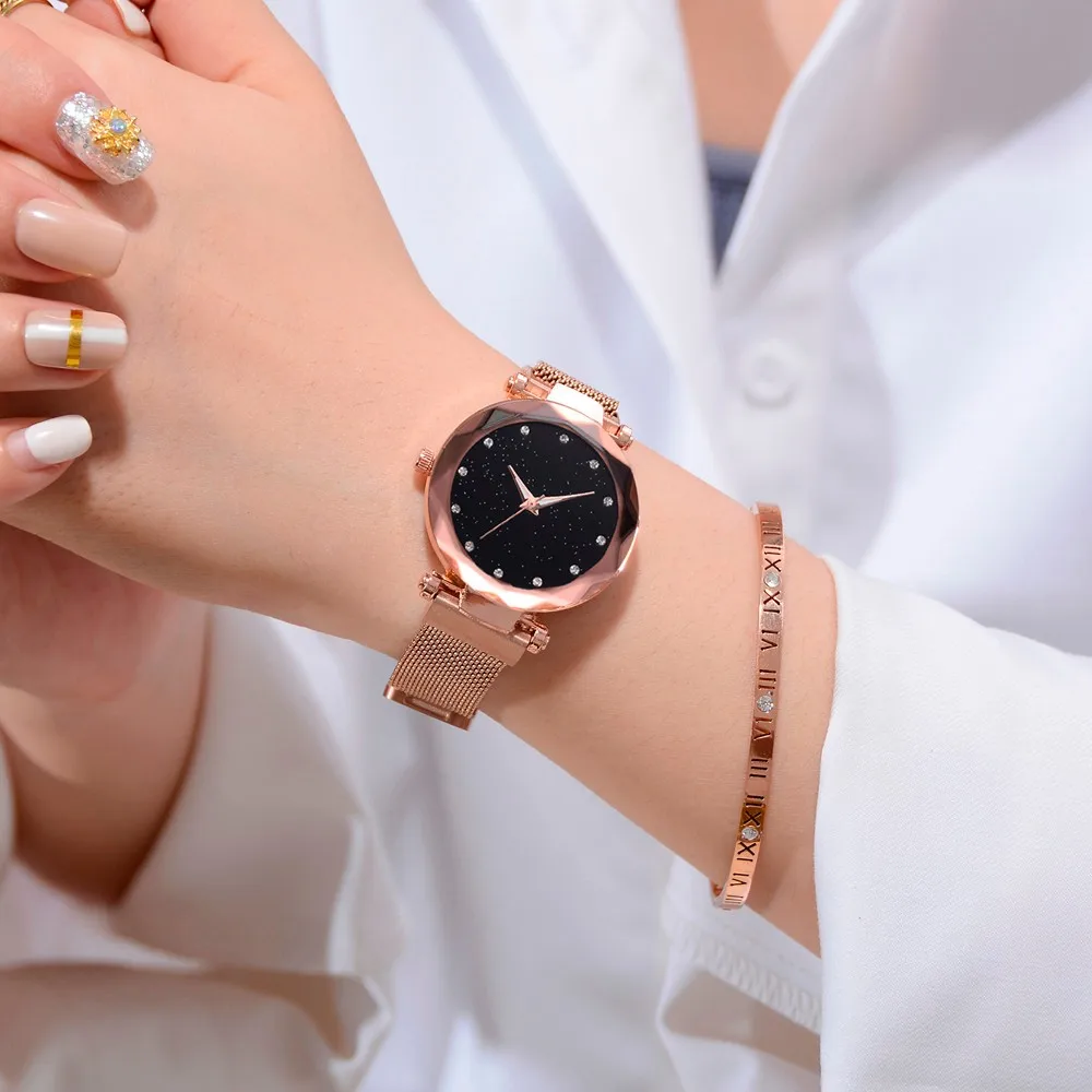 Женские наручные часы с магнитной застежкой цвета розового золота стразы