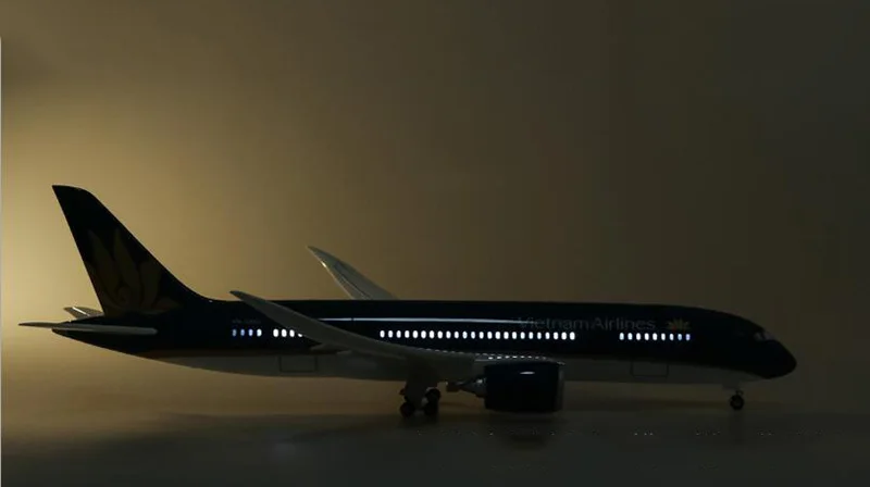 1/130 масштаб 47 см самолет Boeing B787 Dreamliner самолет вьетнамские авиалинии Модель W светильник и колеса литой под давлением пластиковый самолет