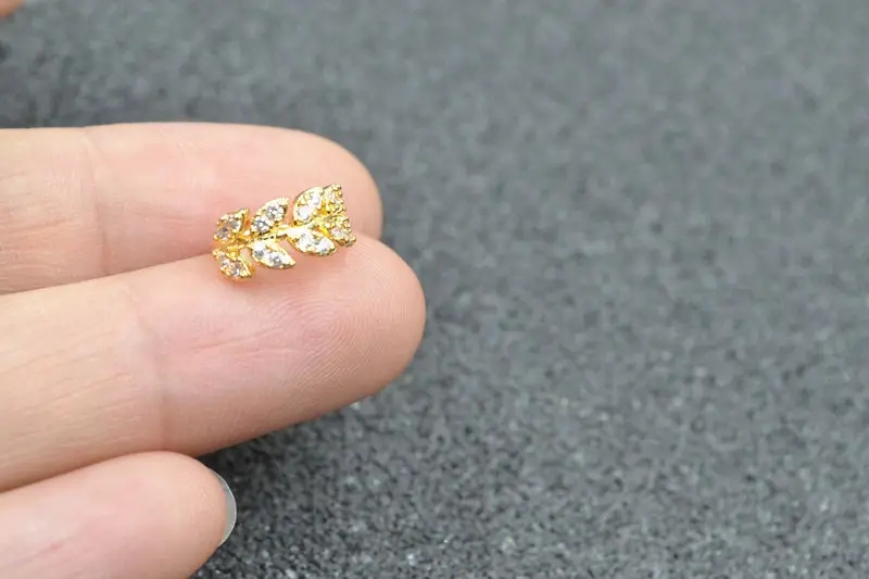 30 шт. украшения для тела Пирсинг Shine Leaf CZ Спиральные серьги Daith серьга в Козелок Нос Обруч перегородки кольцо изгиб Shine 18 г X 8 мм