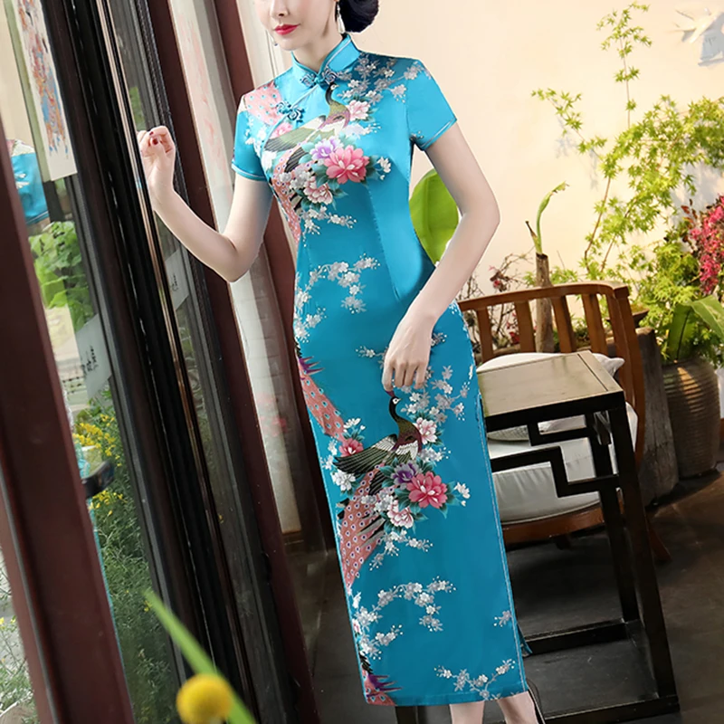 Традиционное китайское женское атласное длинное платье халат Чонсам с вышивкой