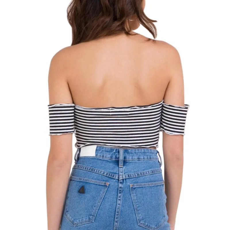 Женская сексуальная полосатая укороченная футболка с открытыми плечами и