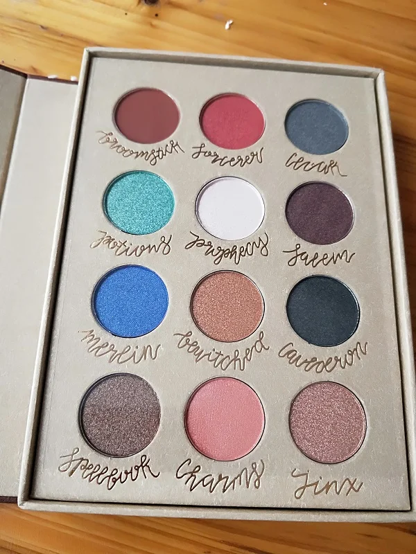 Storybook Cosmetics волшебство и колдовство тени для век Палитра 12 цветов означает что
