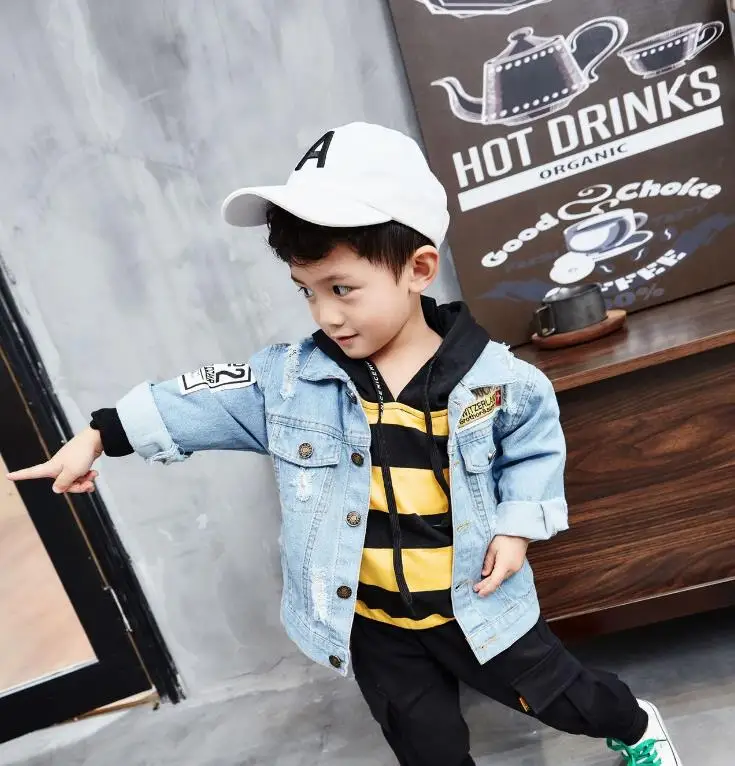 Spring new boy suit children's trend letter denim jacket + striped knit hooded sweater casual pants three-piece baby wild |