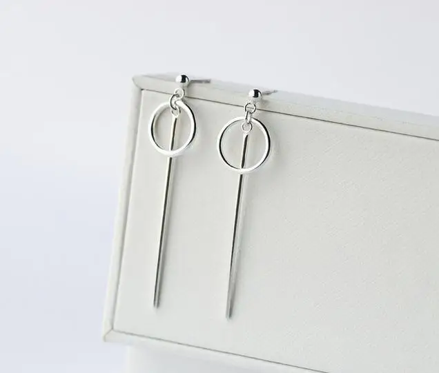 1 пара. Женские серебряные ювелирные изделия полированные круглые и прямые