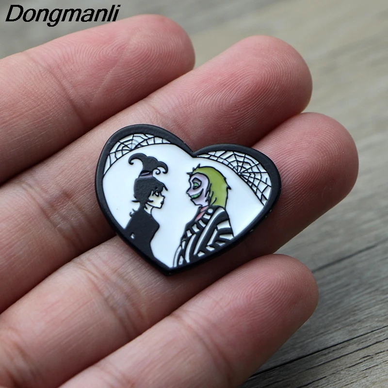 

L3648 Horror Movie Heart Enamel Pin Brooches Cartoon Creative Metal Brooch Pins Denim Hat Badge Collar Halloween Jewelry 1pcs