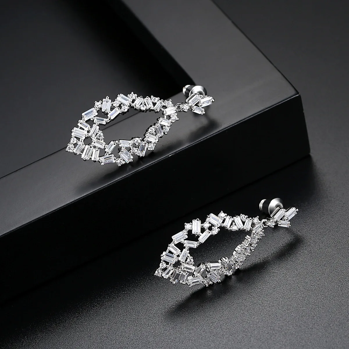 2019 New AAA Cubic Zirconia Hollow Rhombus Geometric Dangle Earrings For Women Bride's Wedding Jewelry Party Statement Earring |