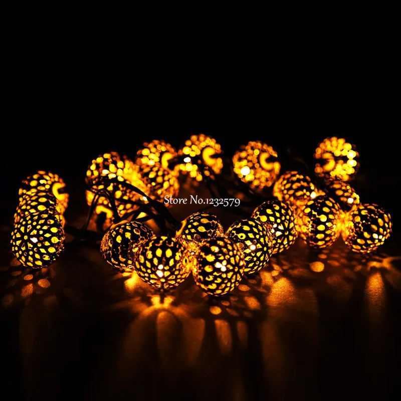 Гирлянда уличная на солнечной батарее теплый белый шнурок с золотыми шариками