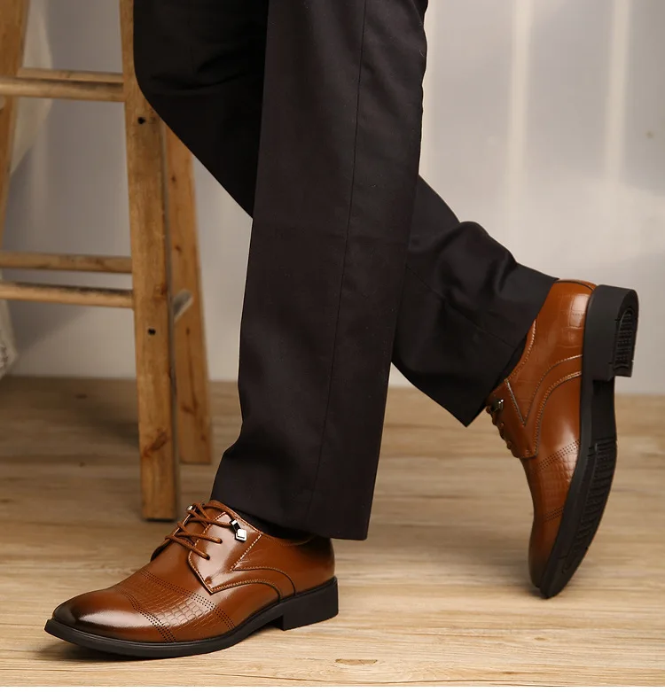 brown UPUPER/Большие размеры 35-48; Мужские модельные туфли в деловом стиле; черные, коричневые мужские туфли-оксфорды на шнуровке с острым носком; дышащие мужские официальные кожаные туфли - Цвет: brown