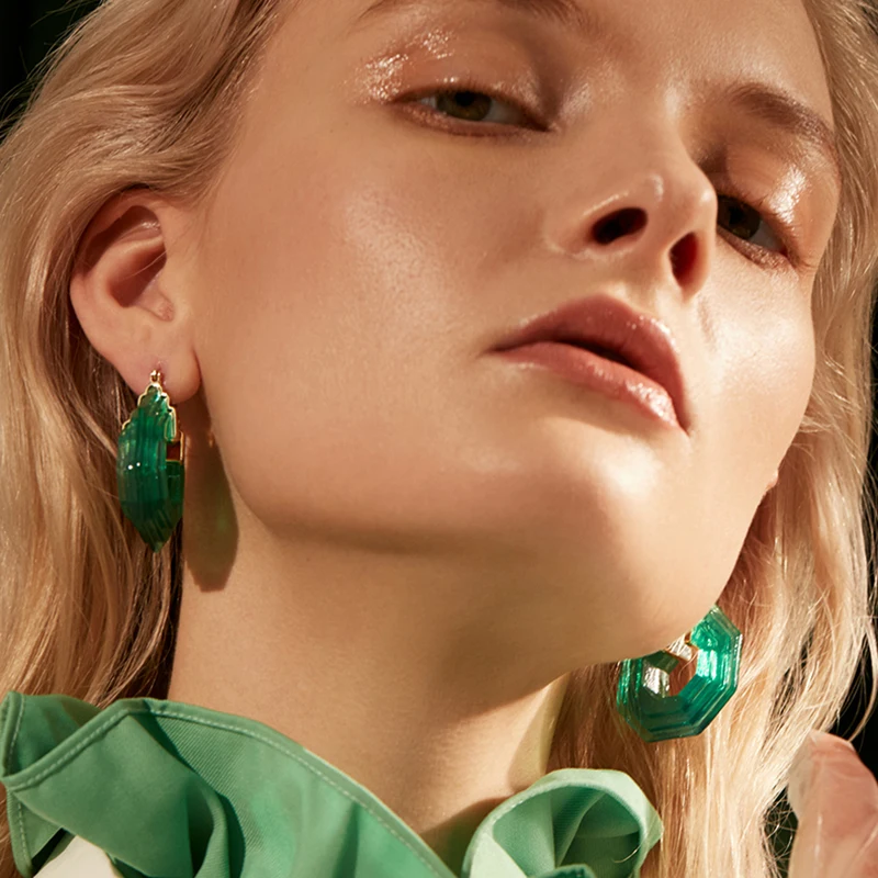 Многоугольные стереоскопические очаровательные серьги-капельки зеленые