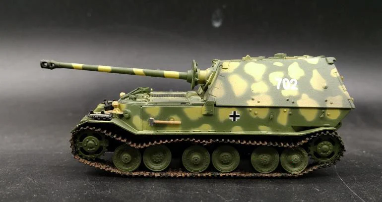 EM1:72 немецкая Тяжелая танковая модель Ferdinand изгонная trumpeter 36223 любимая |