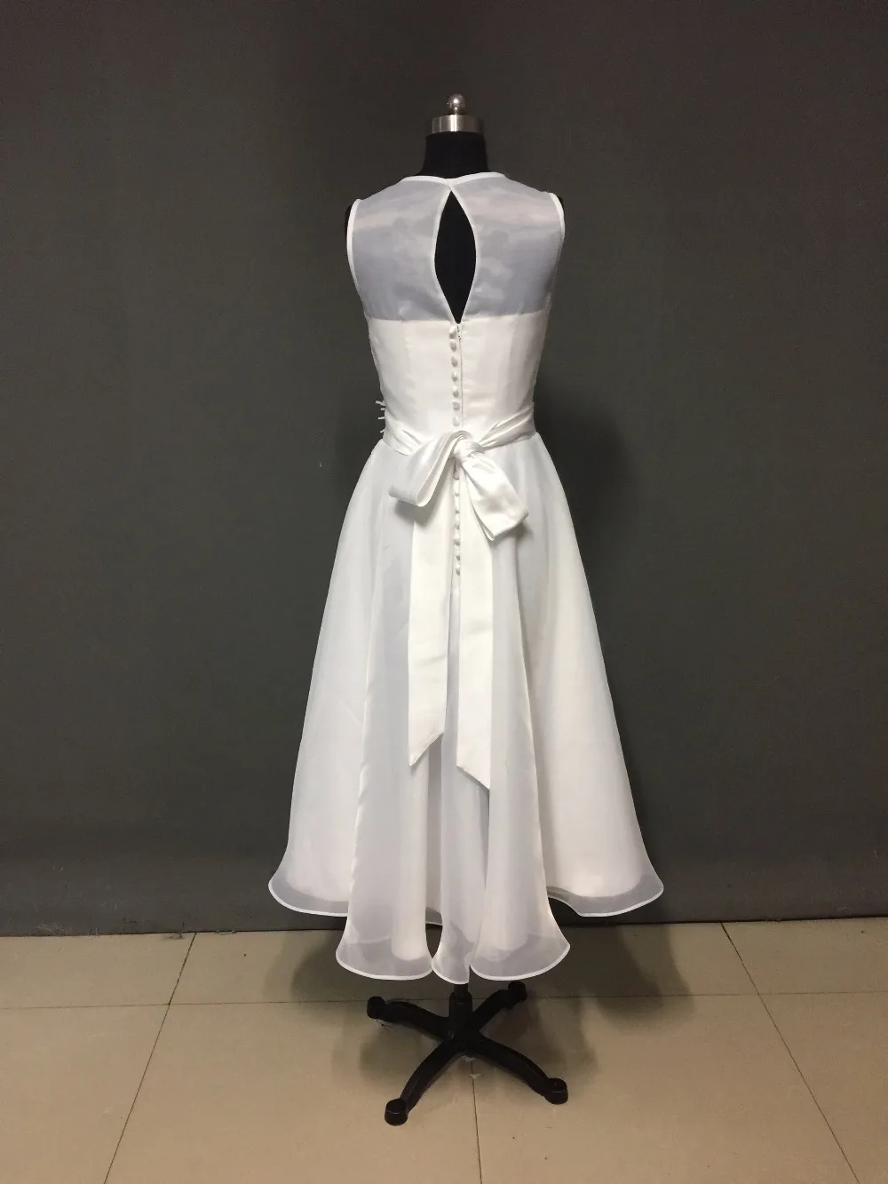 Лидер продаж Бато шеи Смотрите через Топ органза простой чай Длина Жаклин Винтаж