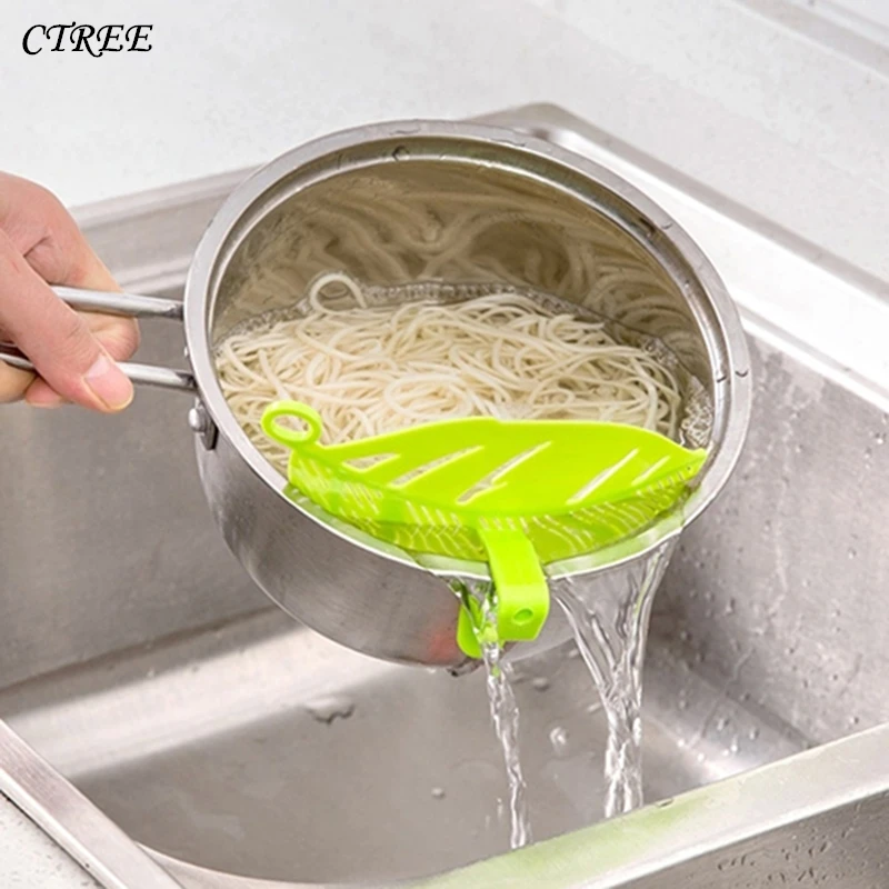 

CTREE 1Pcs Creative Cleaning Rice Gadget Plastic Rice Beans Leaf Shape Washing Sieve Kitchen Clips Tools Filtering Baffle C370