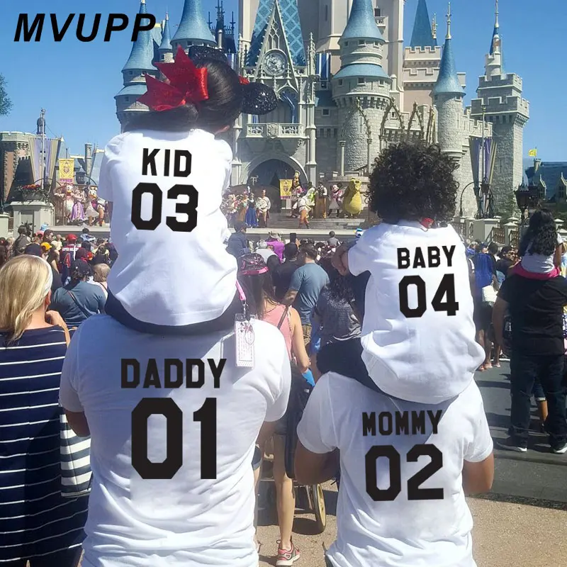 

Family Look Daddy Mommy Kid Baby matching outfits mommy and me clothes mother daughter dresses Father son clothing 01 02 T-shirt
