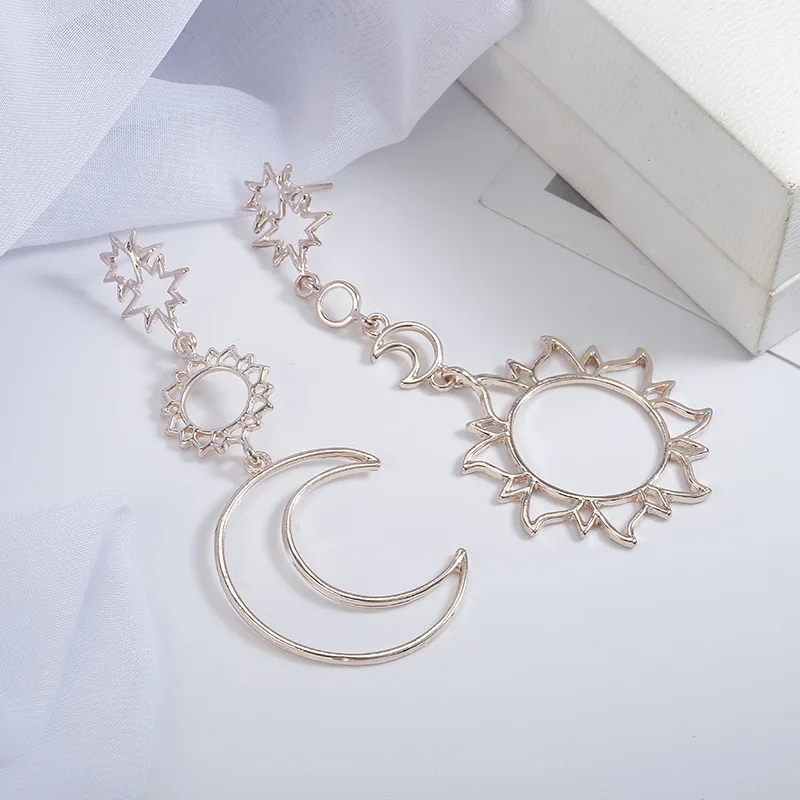 Korean Version Of The 2019 Fashion New Earrings Simple Sun God Moon God Asymmetric Exaggeration Earrings Ladies Wholesale