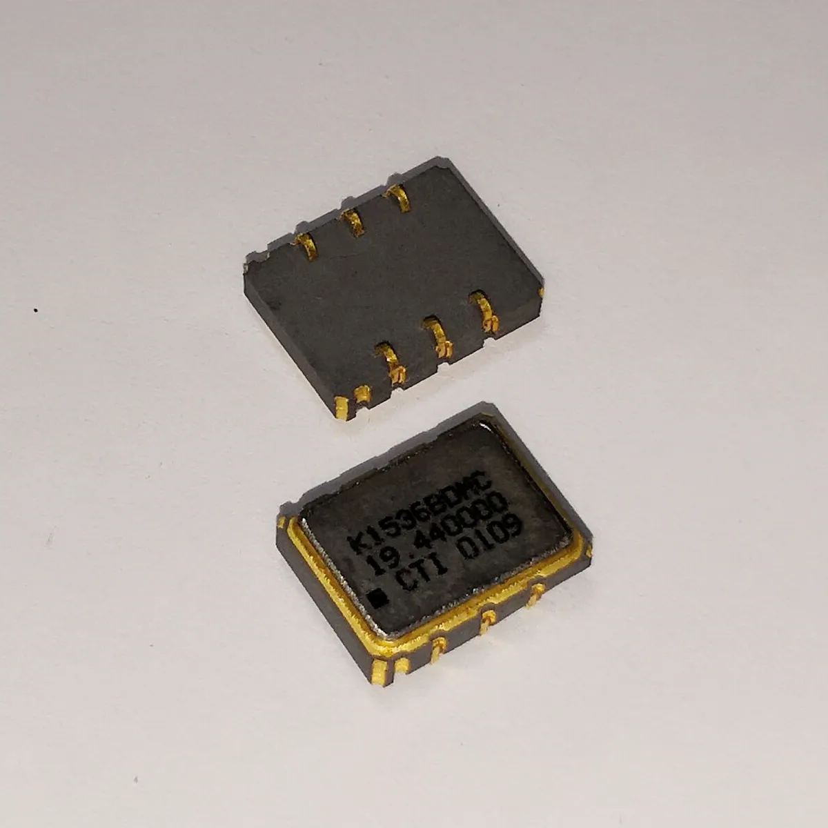 

10 шт. 028-361331-010 19,44 МГц 50PPM SMD позолоченный новый оригинальный