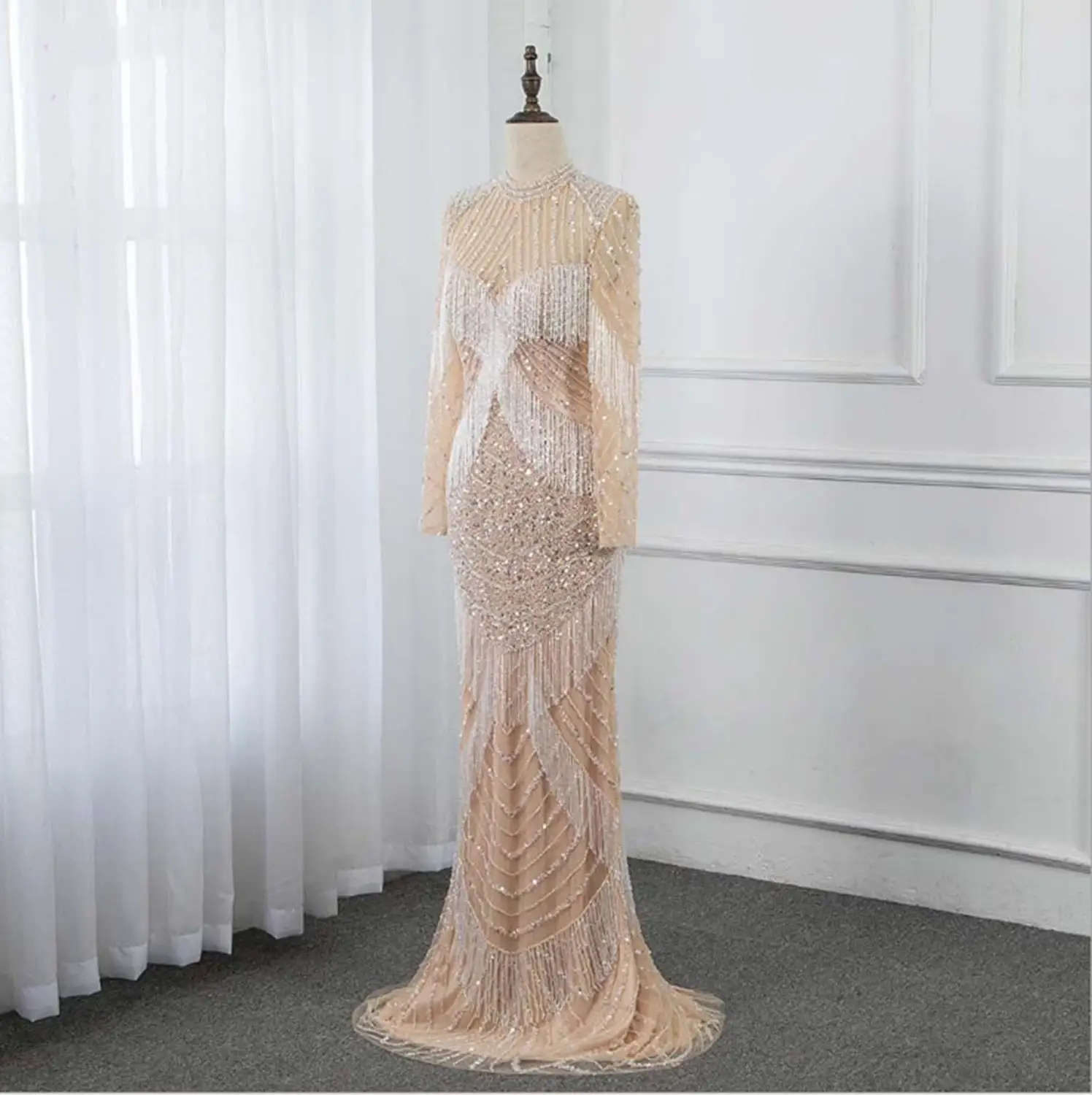 Женское вечернее платье-русалка платье цвета шампанского с высоким разрезом