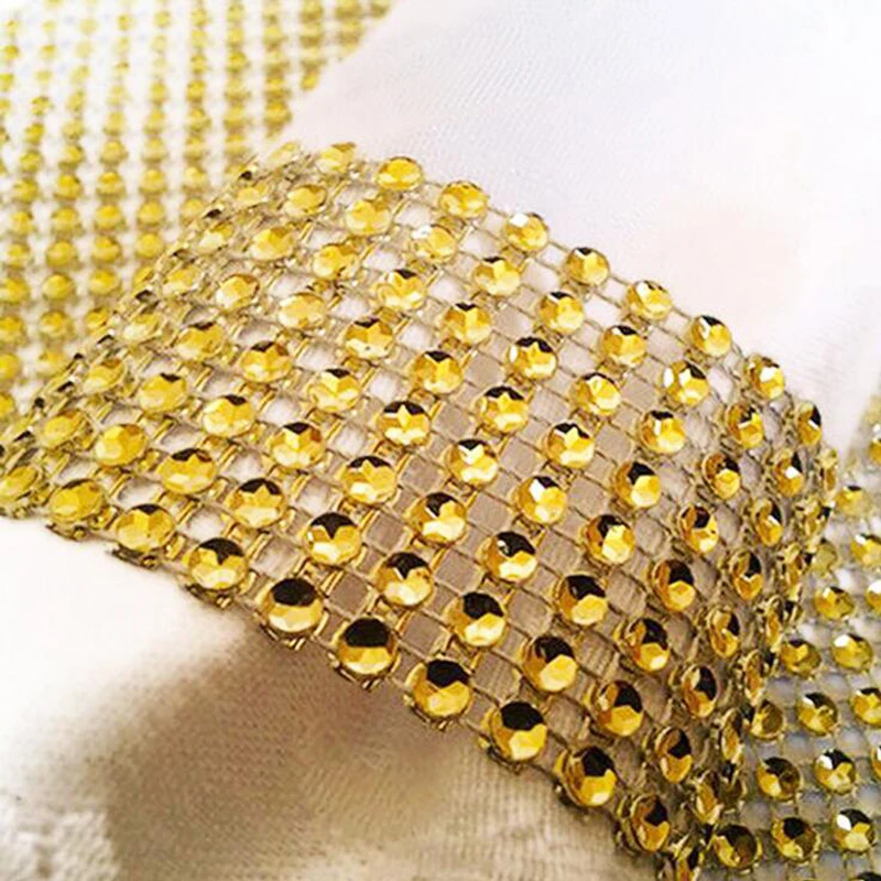 

100 Pcs\lot Handmade Gold Napkin Rings Plastic Rhinestone Wrap Napkin Ring Buckle For Hotel Home Table Decor Wedding Supplies